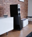 jasper_25_black_hg_pylon_audio_living_room_4K_2.jpg